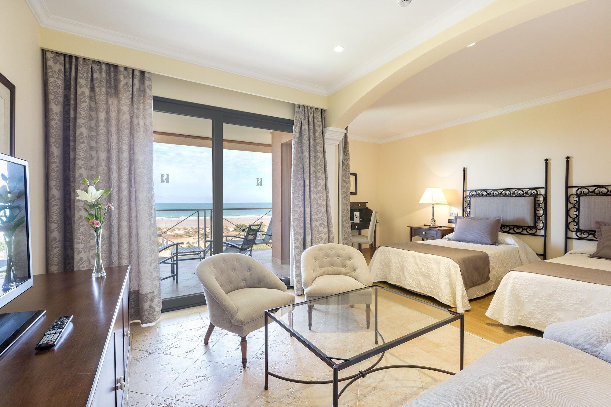 Hipotels Barrosa Palace & Spa Chiclana de la Frontera Exterior photo A room at the hotel
