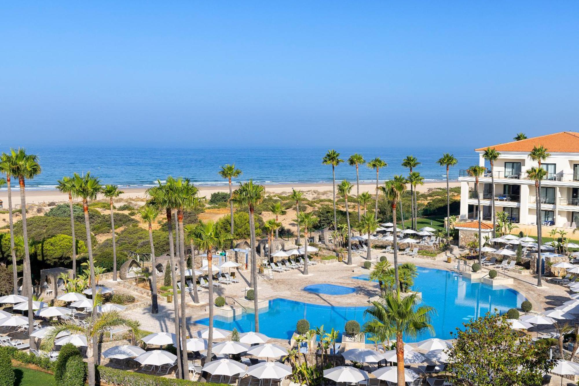 Hipotels Barrosa Palace & Spa Chiclana de la Frontera Exterior photo The pool at the Hilton Tel Aviv