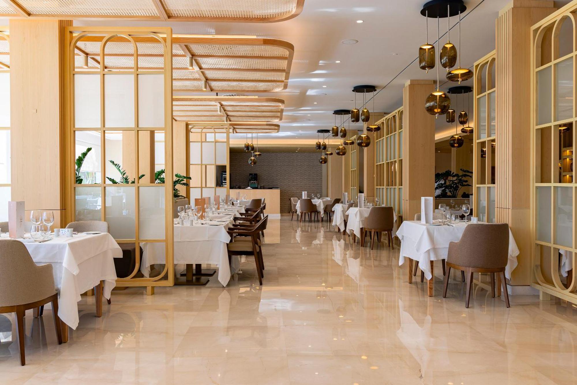 Hipotels Barrosa Palace & Spa Chiclana de la Frontera Exterior photo Restaurant