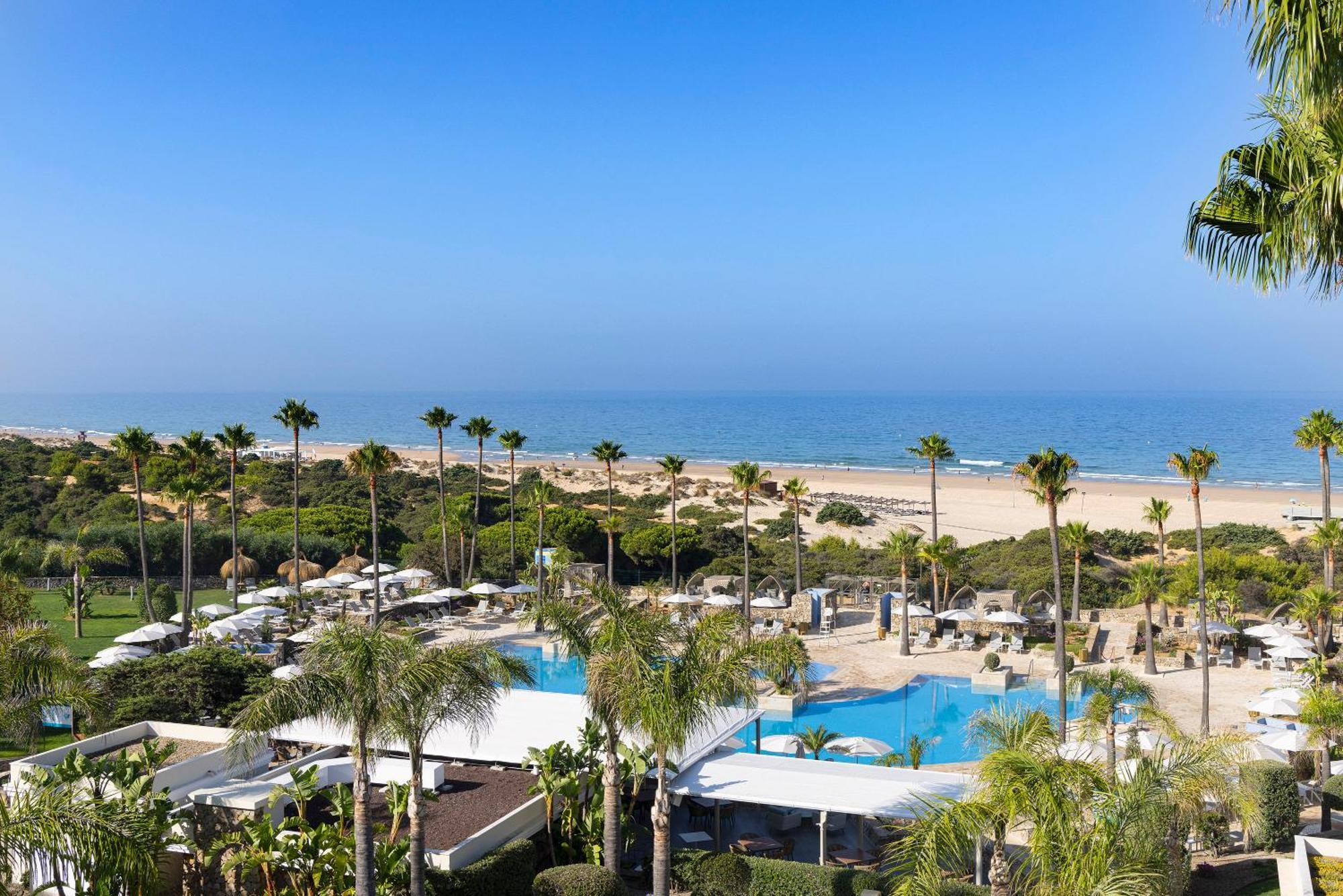 Hipotels Barrosa Palace & Spa Chiclana de la Frontera Exterior photo View of the beach