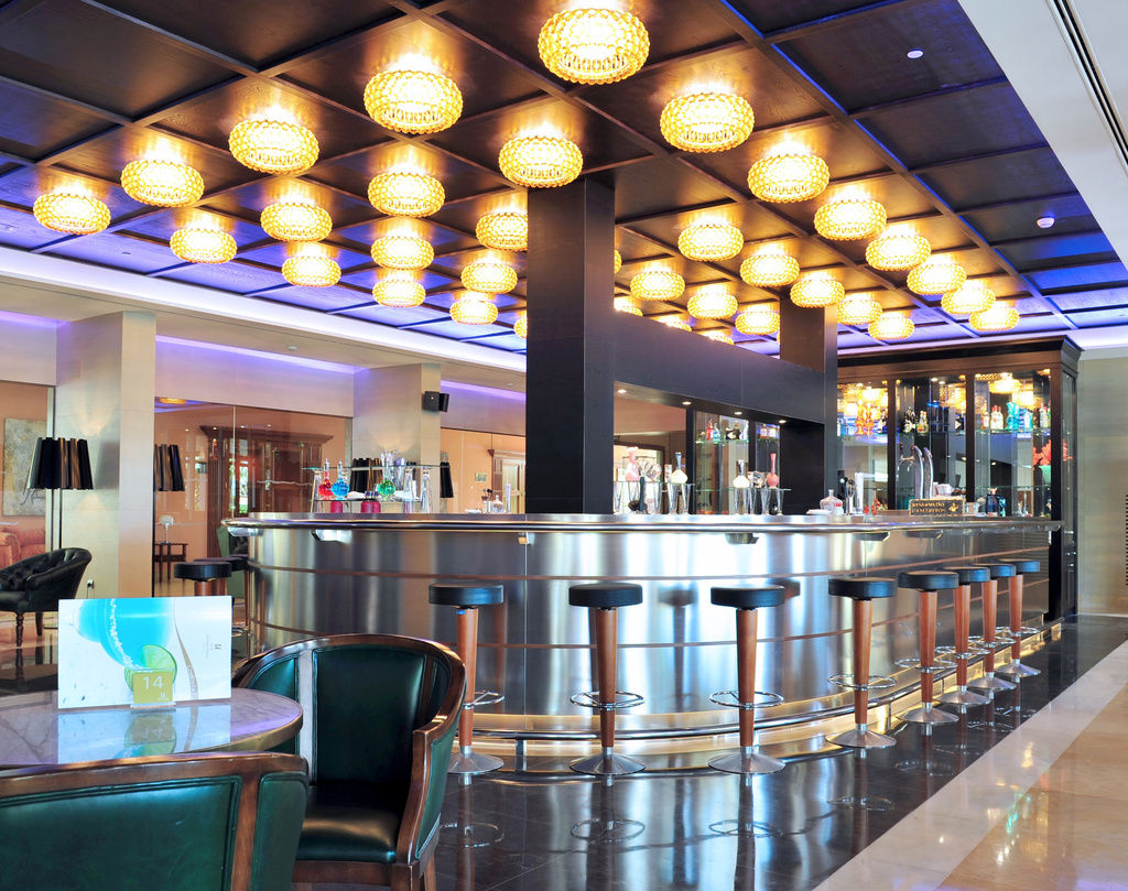 Hipotels Barrosa Palace & Spa Chiclana de la Frontera Exterior photo The bar at the lounge